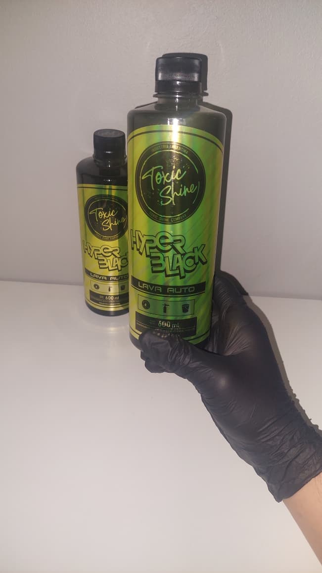 Toxic Shine HYPER BLACK Shampoo con cera concentrado