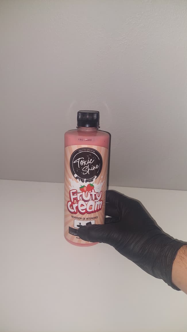 Toxic Shine FRUTY CREAM acondicionador de plasticos int/ext
